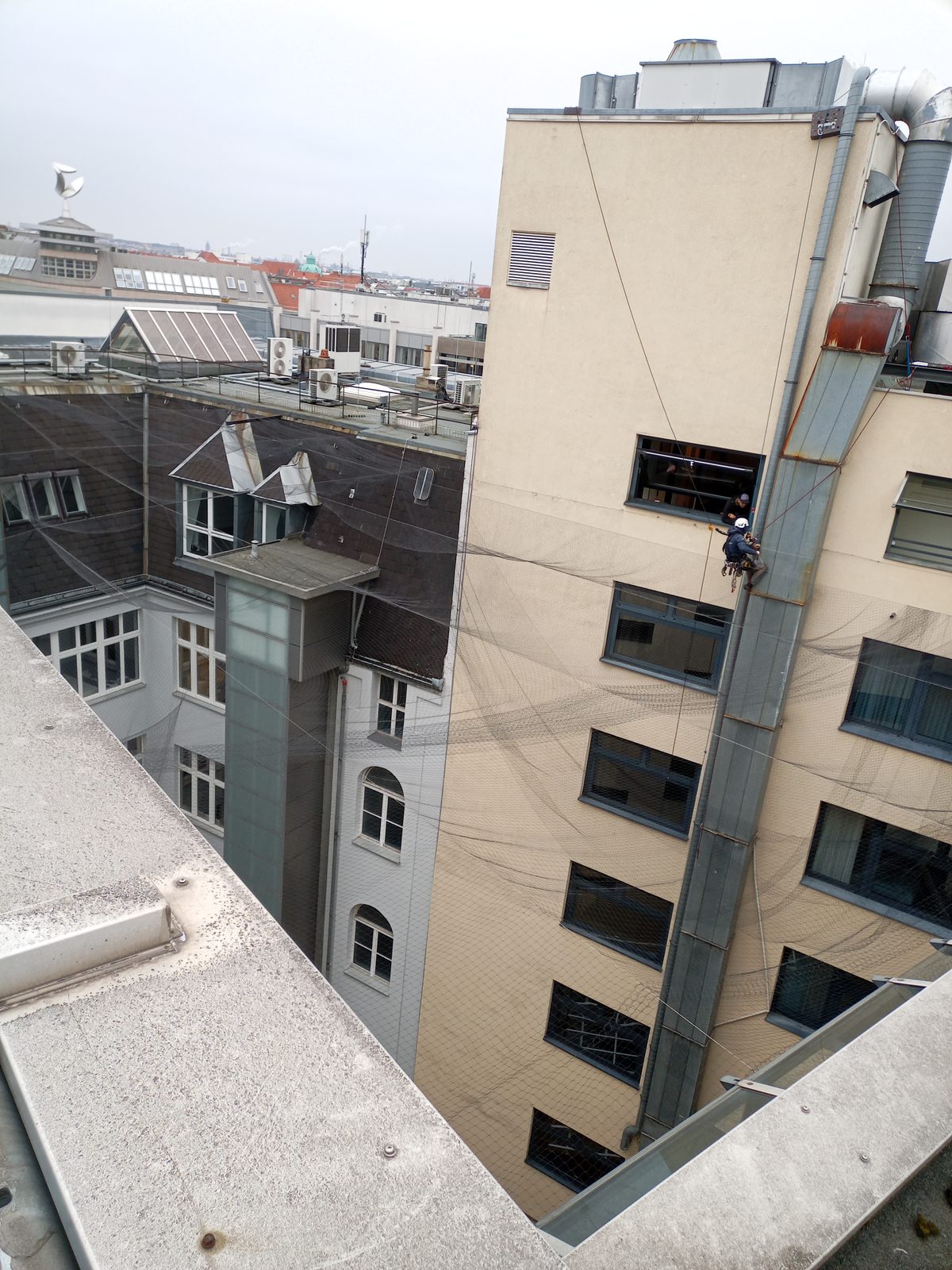 Industriekletterer bei der Arbeit