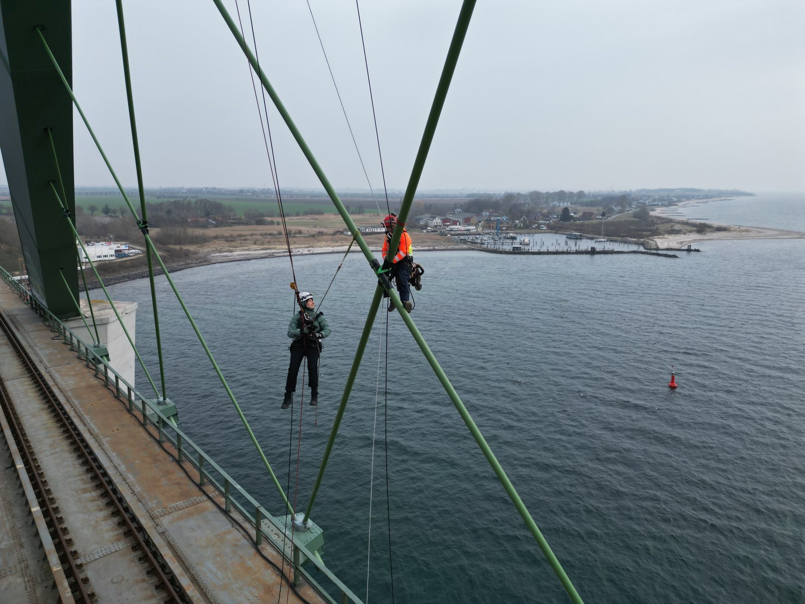 Seilzugangstechnik an Stahlkonstruktion / Brücke